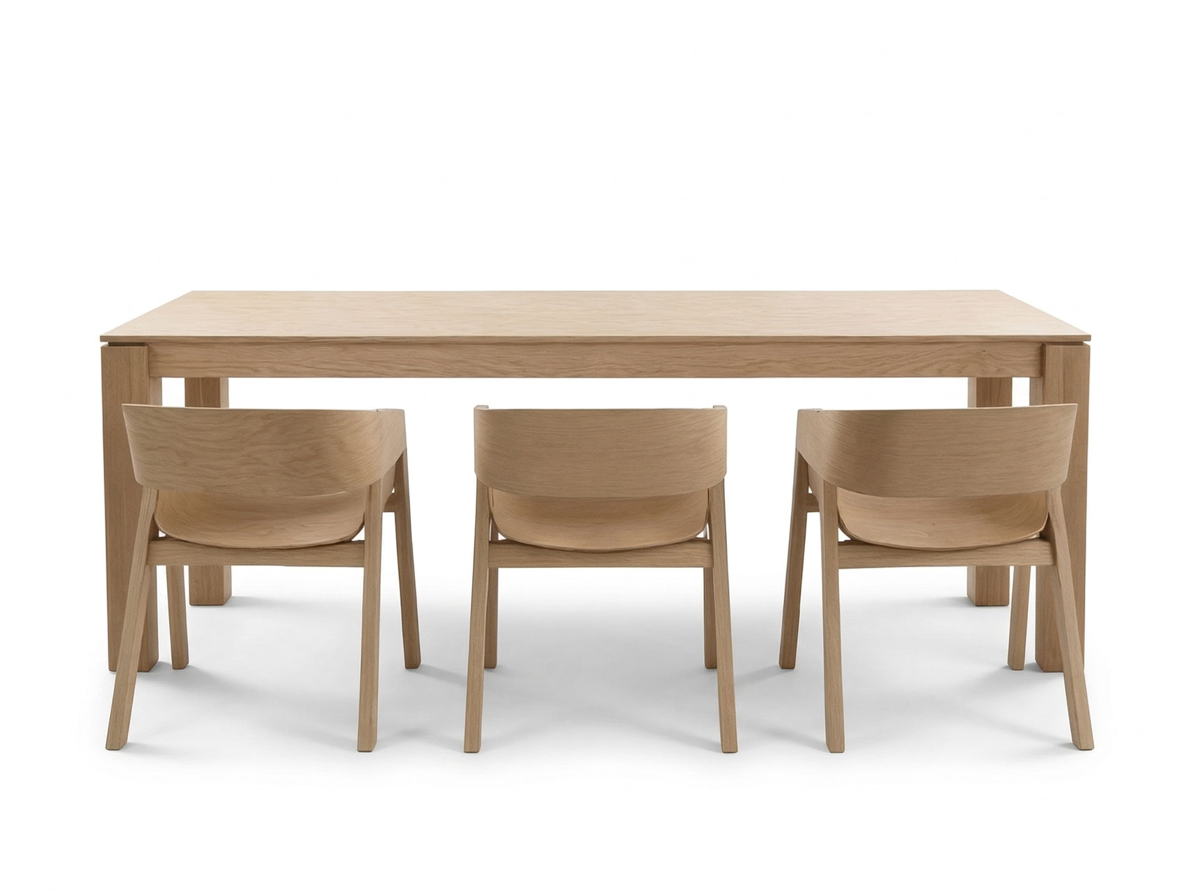 酒店家具实木餐桌及三把餐椅并排展示图