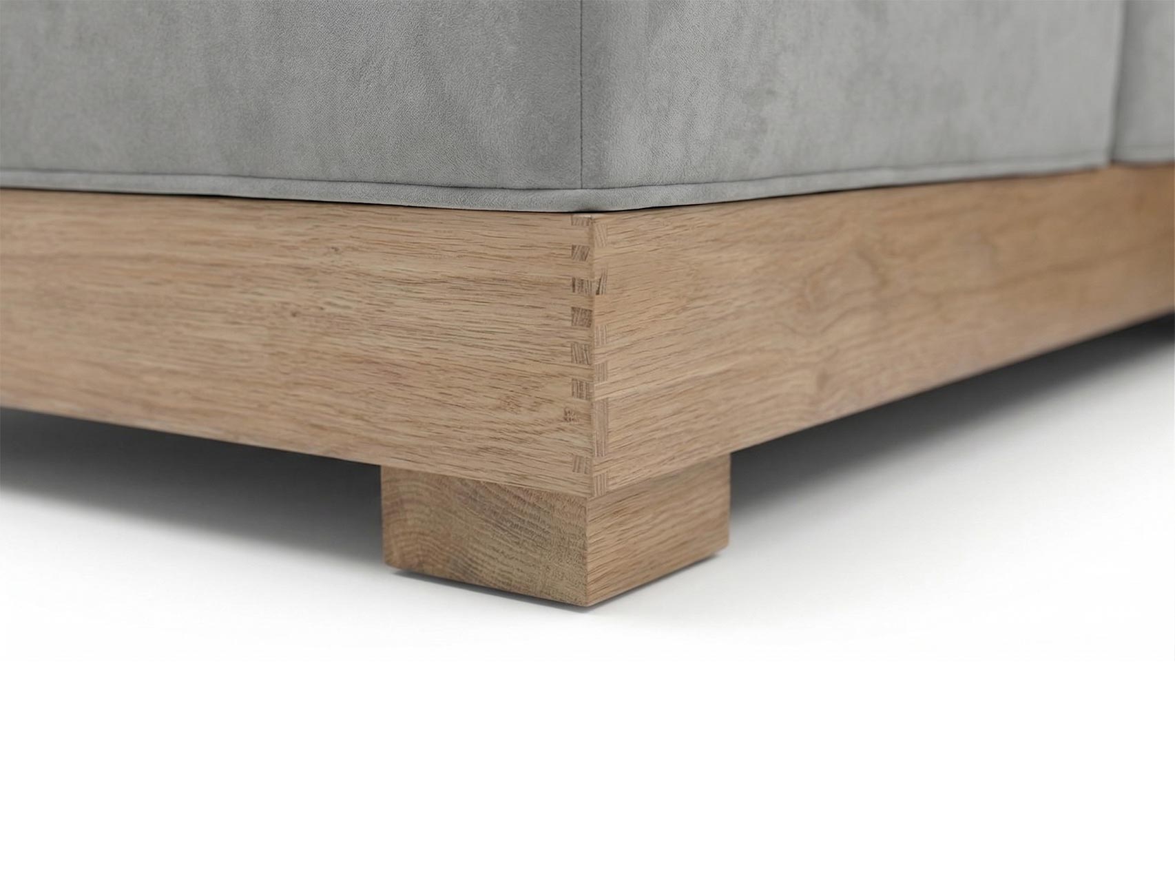 宽敞的酒店宾客休息区沙发